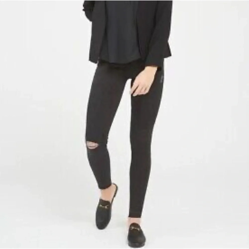 Spanx Size XS Black Stretch Skinny Jeans Distressed New